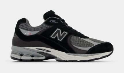 2002R Mens Running Shoes (Black/Grey)