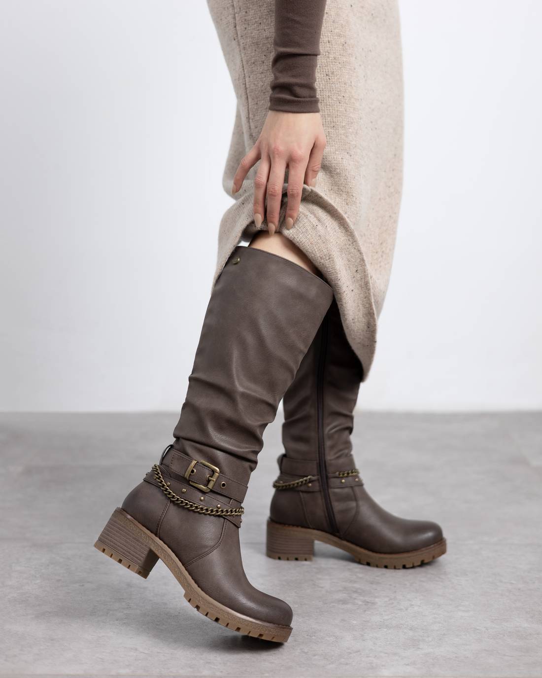 Bota de mujer con tacón Refresh 17324802 - Image 5