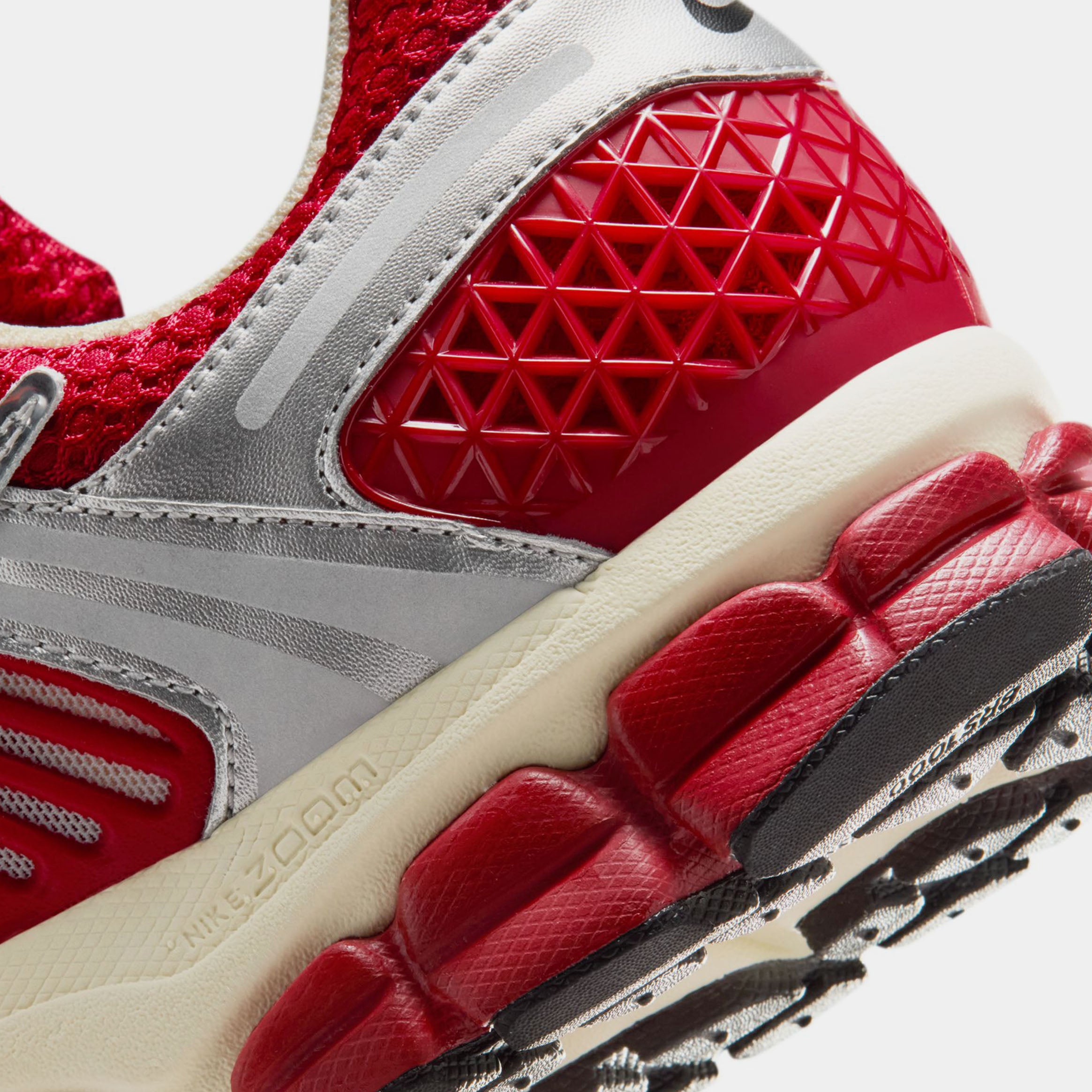 Zoom Vomero 5 Mens Running Shoes (Gym Red/Chrome/Metallic Silver) - Image 6